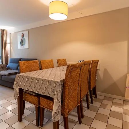 Apartment 6-person Flat With Swimming Pool Tennis Court And Free Park 217