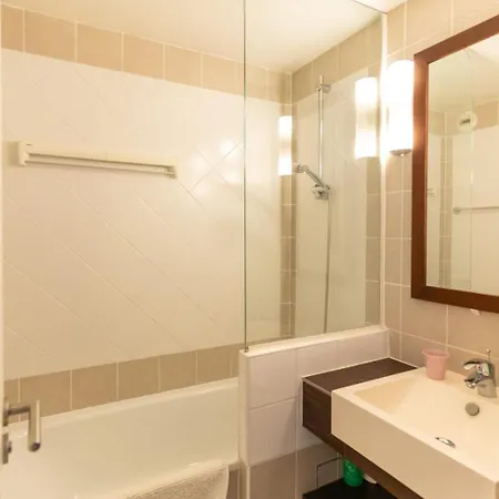 6-person Flat With Swimming Pool Tennis Court And Free Park 217 Apartment *