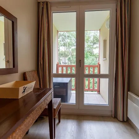 6-person Flat With Swimming Pool Tennis Court And Free Park 217 * Le Touquet
